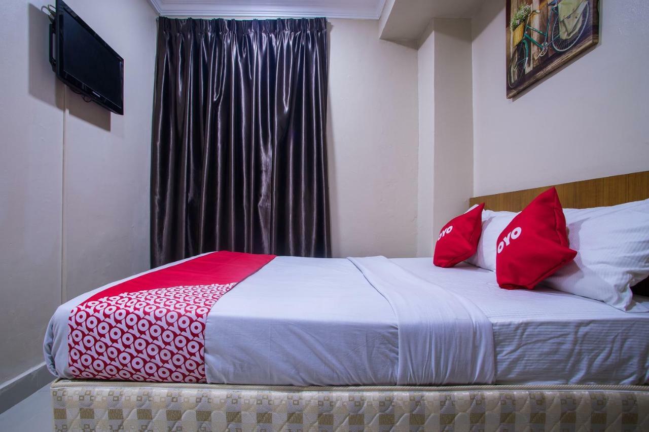 Oyo 43929 Adak Hotel 2*